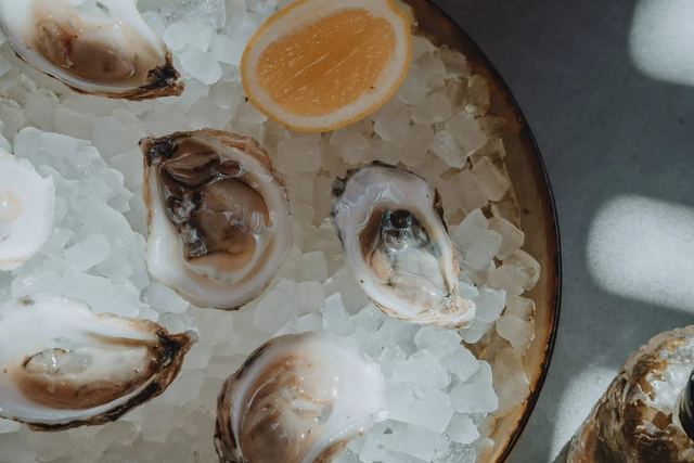 Oysters on ice at Bicyclette Cookshop
